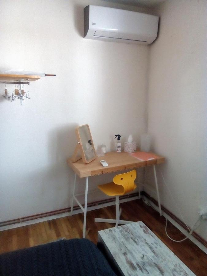 Guest At Number Nine Apartament